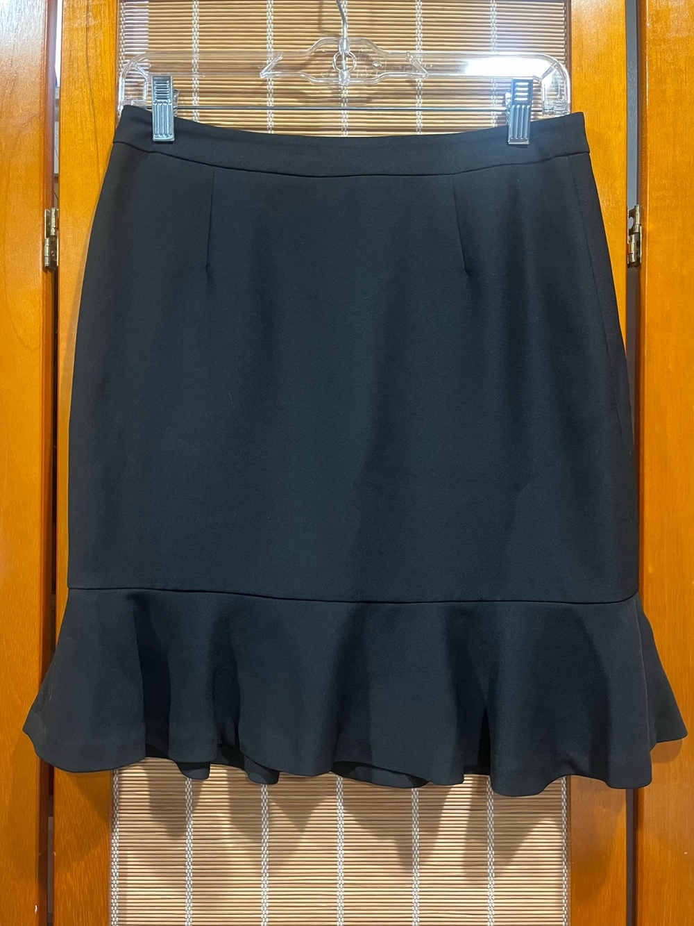 Laundry by Shelli Segal black mini pencil skirt with ruffle, size 2